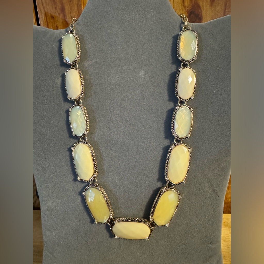 Dana Buchman Gold Tone Yellow Jeweled Rhinestone Necklace 16$